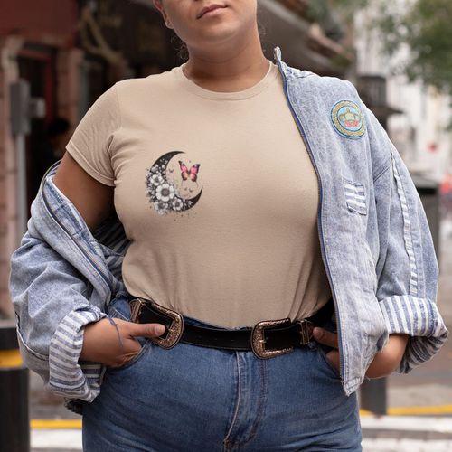 Camiseta Feminina Lua Crescente Borbolet... - GuGi