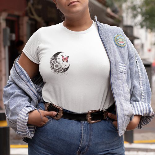 Camiseta Feminina Lua Crescente Borbolet... - GuGi