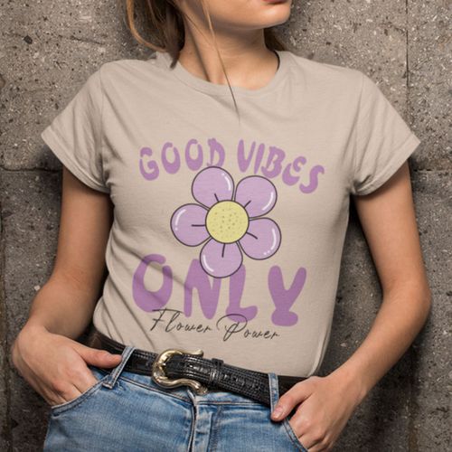 Camiseta Básica Feminina Good Vibes Only... - GuGi
