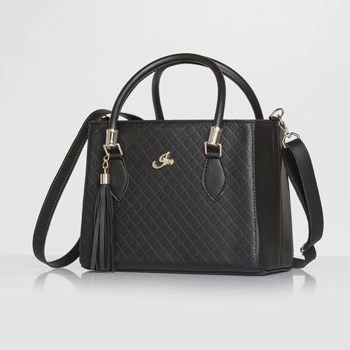 Linda Bolsa Lorena Preto Matelassê Clássica cor Preta