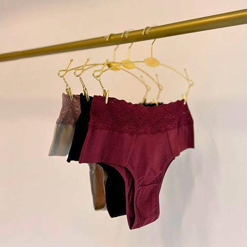 KIT CALCINHA ALGODÃO CÓS EM RENDA - COM 03 PEÇAS -... - Loik