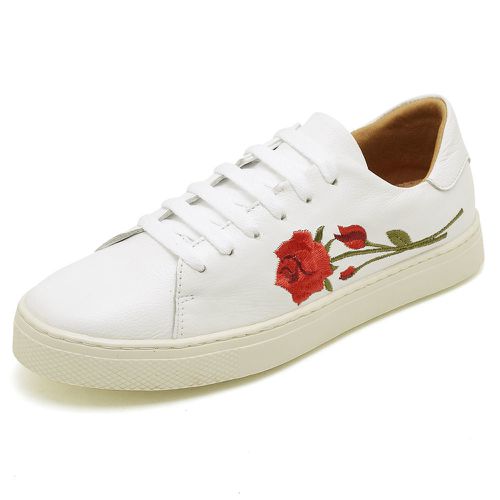 Tênis Feminino Slip On Couro Legítimo Pierrô - Branco com Bordado Flor - Loja Pierrô | Calçados Masculinos e Femininos
