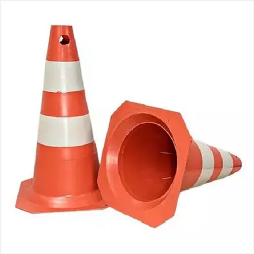 Cone de Sinalização Pvc Preto e Amarelo 50cm 700.01304 Plast... - Mabore