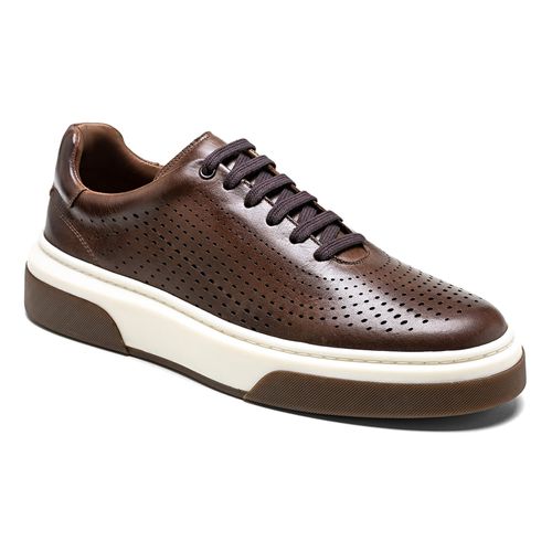 Tênis casual masculino da Salerno Prime na cor castanho/marrom com solado branco.