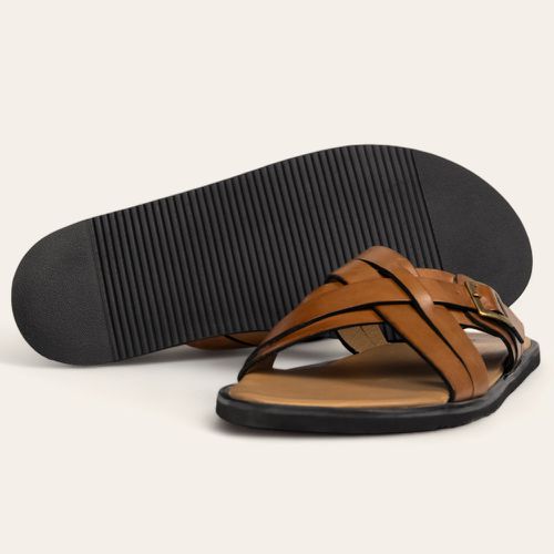 Sandália Casual Com Tiras e Fivela Lateral Tan