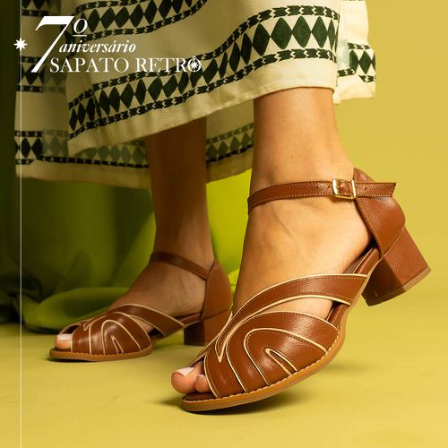 Sandália Peep Toe - POÉTICA - Chocolate - 601.55