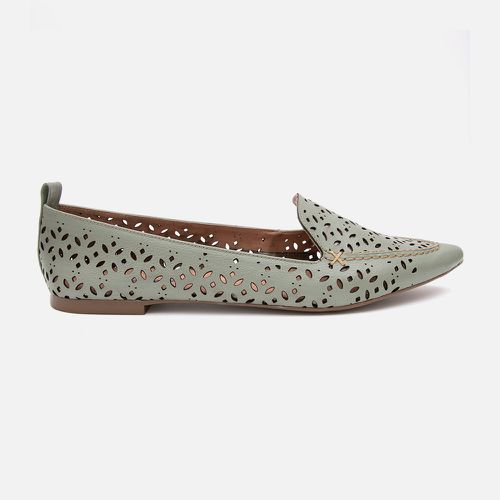 Mocassim Feminino Sara em Couro Verde Alga - 40130... - SBSHOES