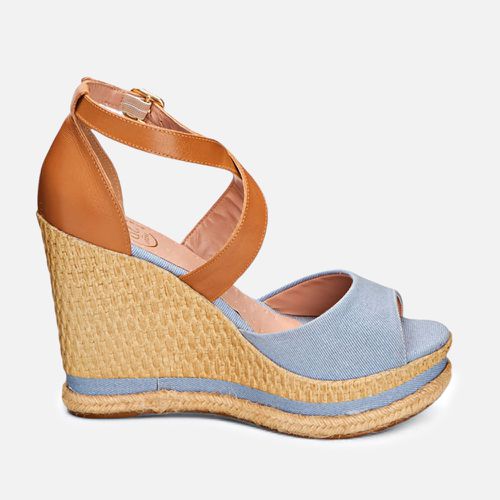 Sandália Anabela Sofia com tiras de Couro Jeans Cl... - SBSHOES