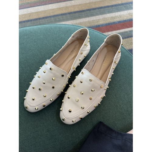 DULCE - MOCASSIM FEMININO COURO COM SPIKE OFF WHITE