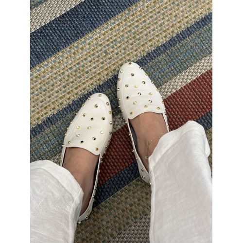 DULCE - MOCASSIM FEMININO COURO COM SPIKE OFF WHITE