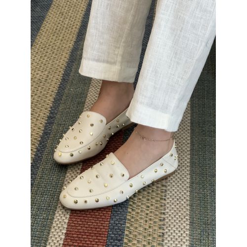 DULCE - MOCASSIM FEMININO COURO COM SPIKE OFF WHITE