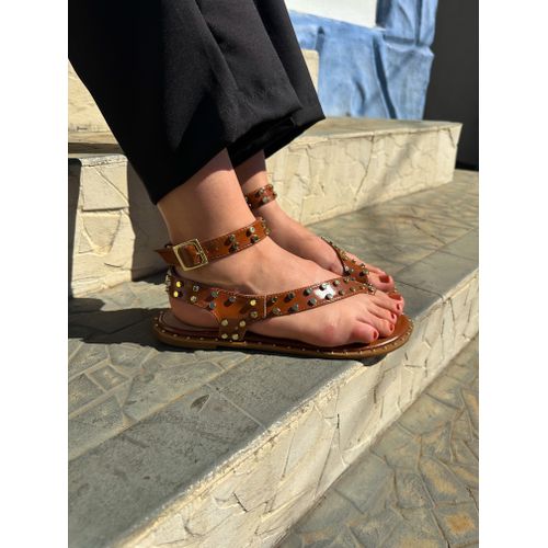 BARCELONA - RASTEIRA FEMININA COM TACHAS CARAMELO