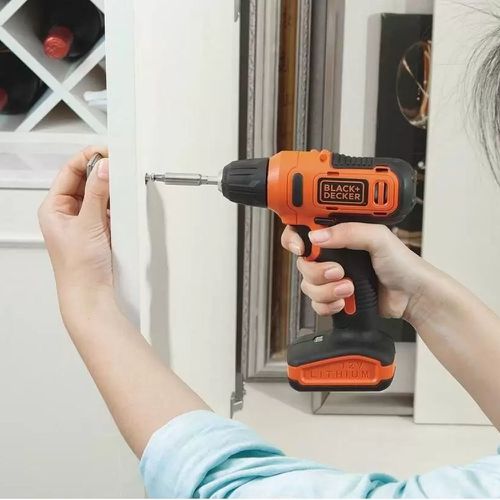 PARAFUSADEIRA/FURADEIRA 12V BLACK & DECKER COM 13 ACESÓRIOS LD12S-BR