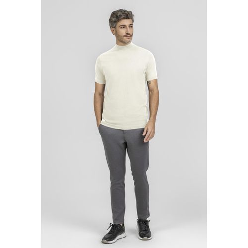 Camiseta K&J Fio Egipcio Gola Alta Off White c/ Elastano CA24376