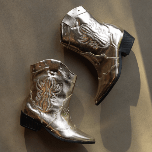 Bota Western Ouro - Rafaela Salomão