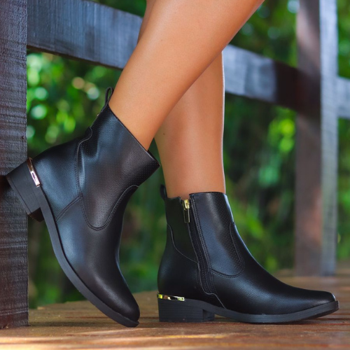 Bota Juliana Preta - Rafaela Salomão