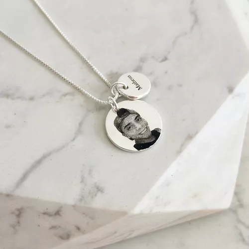 Colar Medalha M + P Personalizada Folheado em Prat... - IAIÁ Semijoias