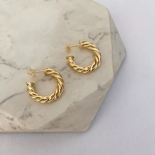 Brinco Argola Torcida M Folheado a Ouro 18k - IAIÁ Semijoias