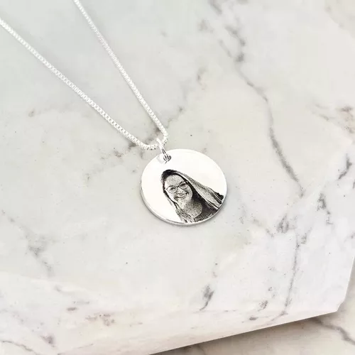Colar Medalha M Personalizada Folheado em Prata 92 - IAIÁ Semijoias