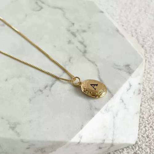 Colar Relicário Personalizado Folheado em Ouro 18k - IAIÁ Semijoias