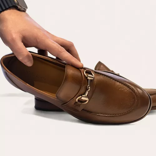 Sapato Casual Loafer Com Bridão Na Gravata Whisky 