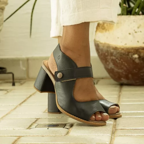 Peep Toe RetrÔ - Azul Marinho e Fendi - DESEJO