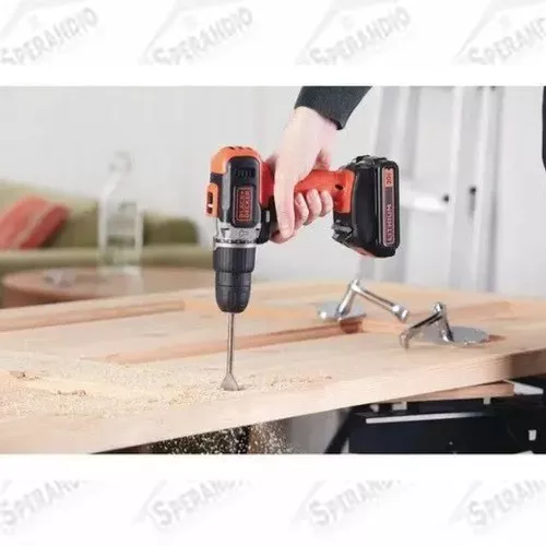 PARAFUSADEIRA BLACK & DECKER 20V VVR COM MALETA COM 1 BATERIA BCD704C1-BR