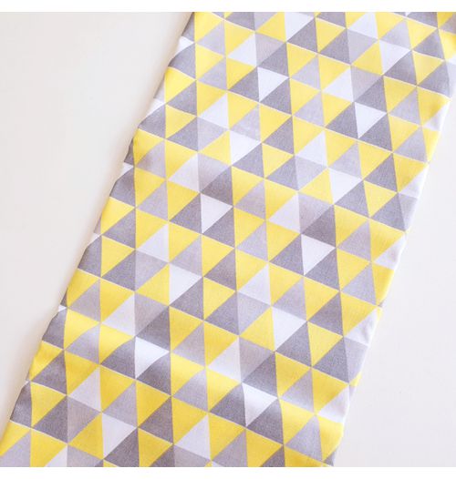 Tecido Tricoline Triângulo - Amarelo e cinza