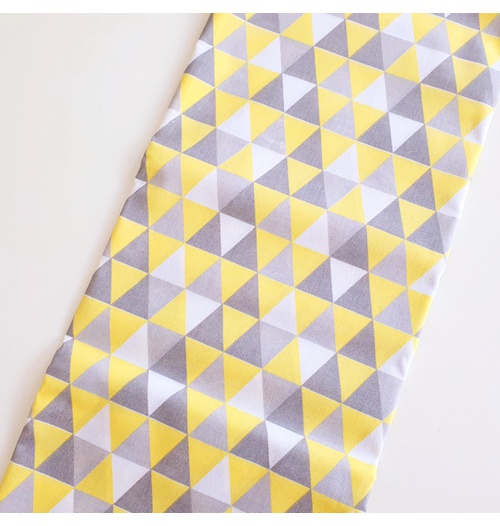 Tecido Tricoline Triângulo - Amarelo e cinza