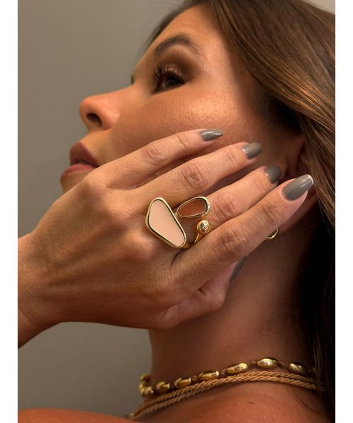 ANEL REGULÁVEL BOHO GEOMETRICO RESINADO BANHADO A OURO - Dri Ferreira Semi Joias