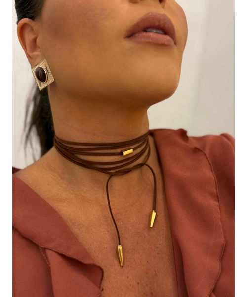 CORDÃO COURO BOHO CARAMELO CANUTILHO BANHADO A OURO - Dri Ferreira Semi Joias