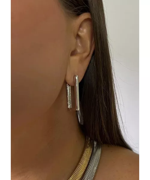 BRINCO ARGOLA RETANGULAR G FINA BANHADO A RODIO BRANCO - Dri Ferreira Semi Joias
