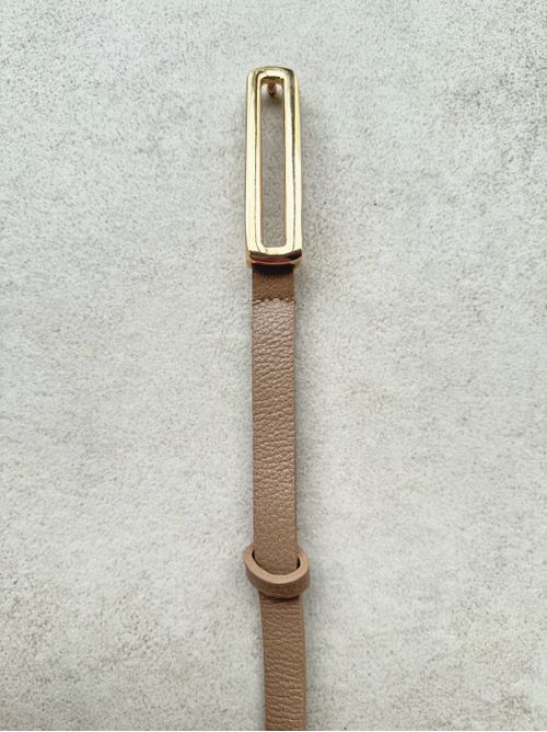 Cinto Favi Couro com fivela dourada fino - Nude - AMARI BRAND