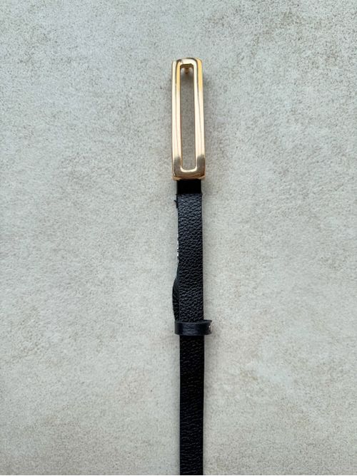Cinto Favi Couro com fivela dourada fino - preto - AMARI BRAND