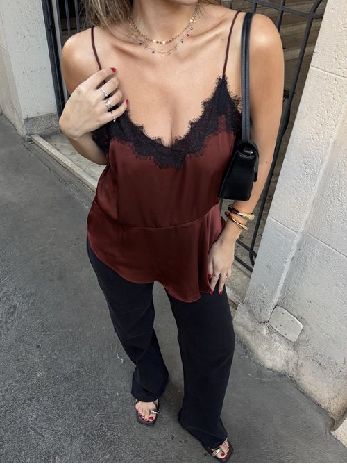 Regata Amelie acetinada e renda - Marrom - AMARI BRAND