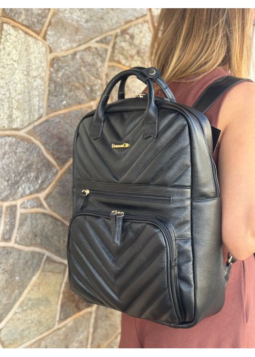 Mochila Matelassê Couro Legítimo Preta - Donna Clô