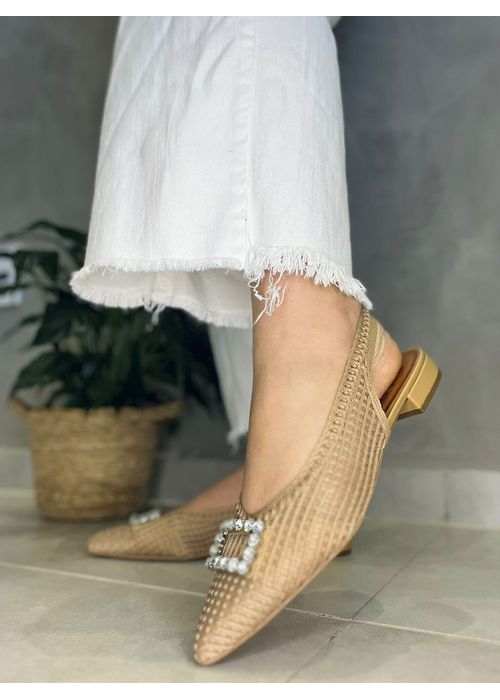 Sapatilha chanel bege com enfeite Donna Clô - Donna Clô