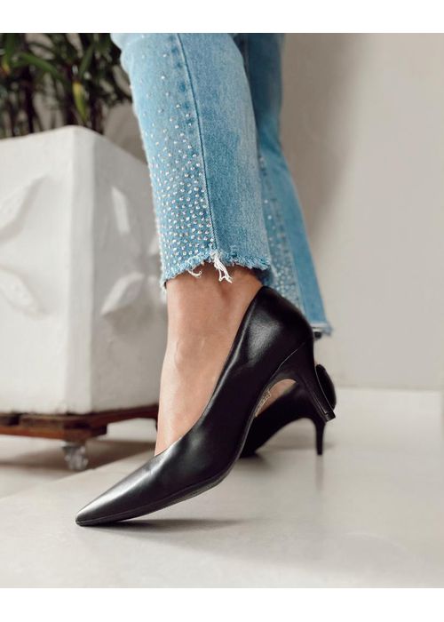 Scarpin Preto Salto Fino médio - Donna Clô