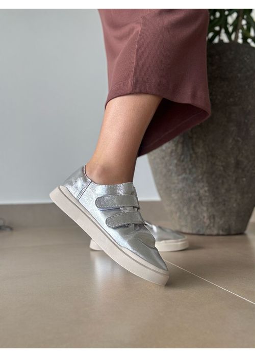 Tênis Couro Metalizado Prata - Donna Clô