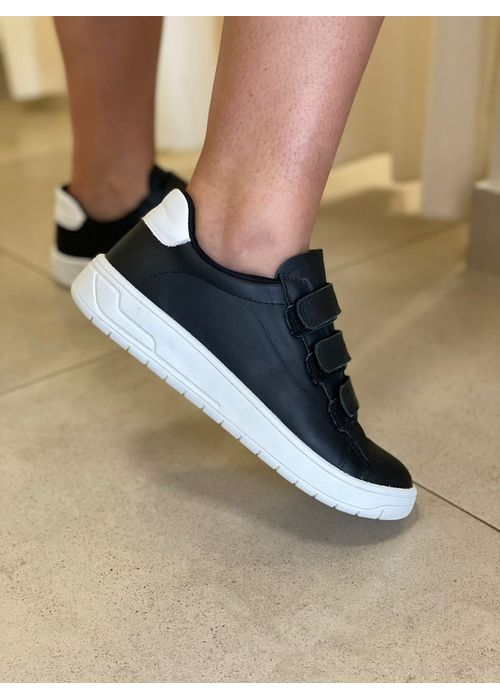 Tênis couro preto de velcro Donna Clô - Donna Clô