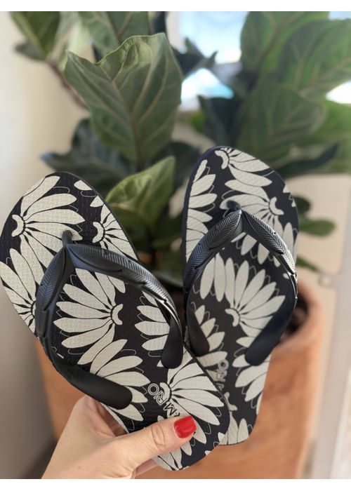 Chinelo Copacabana Preto - LUCIELENA LARA