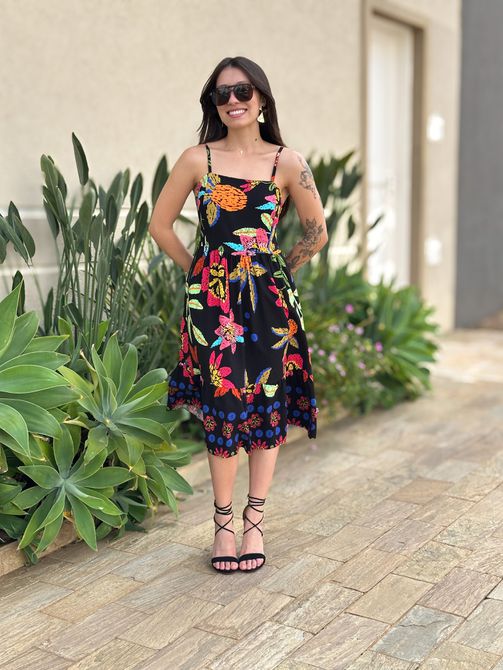 Vestido Curto Violeta ESTAMPADO PRETO COM ROSA - LOJA TUTTI FRUTTI