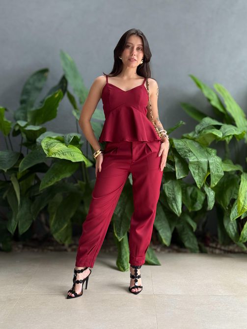 Conjunto Maitê Blusa e Calça em Alfaiataria VINHO - LOJA TUTTI FRUTTI