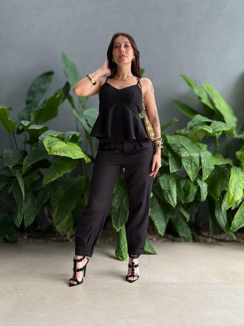 Conjunto Maitê Blusa e Calça em Alfaiataria PRETO - LOJA TUTTI FRUTTI