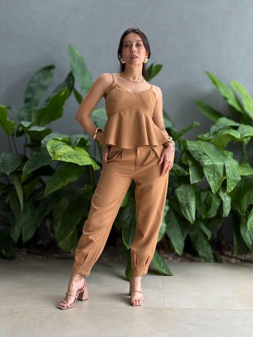 Conjunto Maitê Blusa e Calça em Alfaiataria BEGE E... - LOJA TUTTI FRUTTI