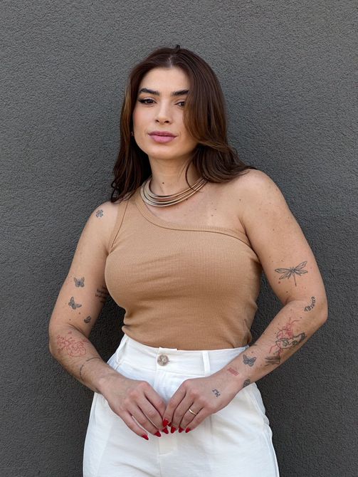 Blusa Nula Manga em Malha Ribana BEGE ESCURO - LOJA TUTTI FRUTTI