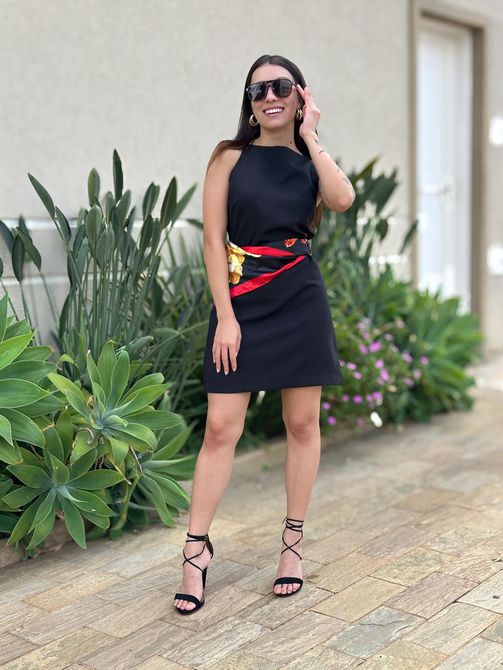 Vestido Curto Ananda em Crepe de Alfaiataria PRETO - LOJA TUTTI FRUTTI