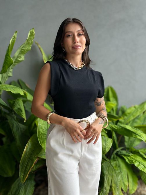 Blusa Muscle Tee em Malha Ribana PRETA - LOJA TUTTI FRUTTI