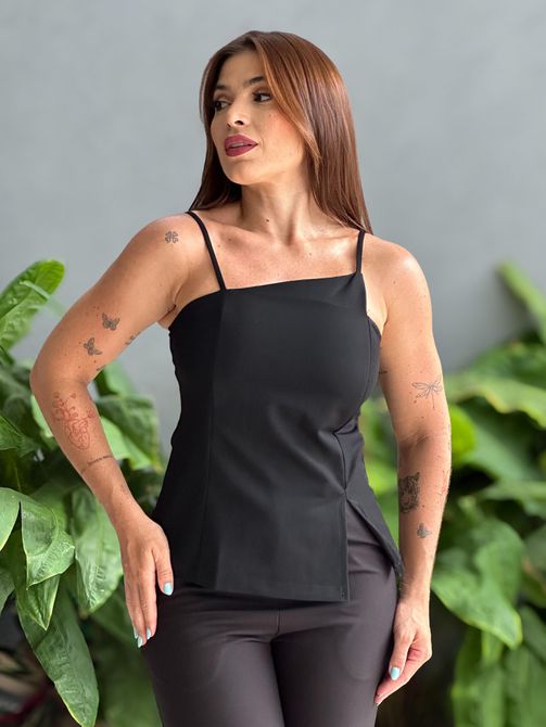Blusa Assimetrica Juju PRETO - LOJA TUTTI FRUTTI