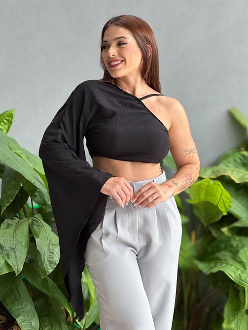 Cropped Nula Manga Lore PRETO - LOJA TUTTI FRUTTI